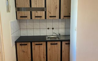 De închiriat apartament 2 camere, decomandat, situat la etajul 2. - Poză 10