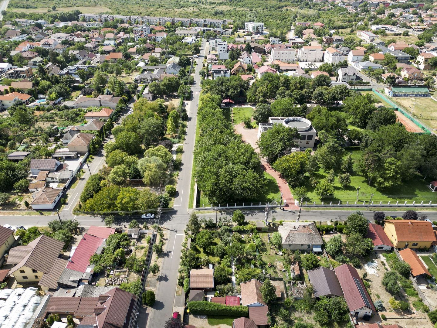 Casă cu o cameră, teren 350 mp în Subcetate - Poză 16