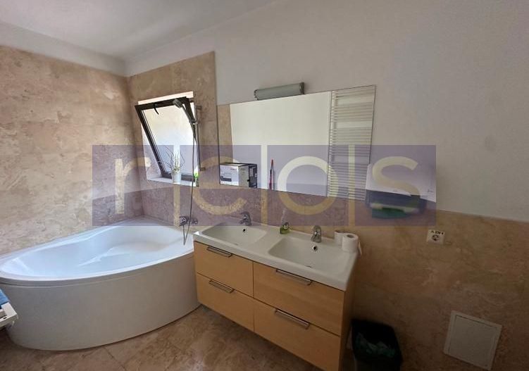 Apartament premium, 3 camere, 2 balcoane, ultracentral – Direct de la proprietar - Poză 8