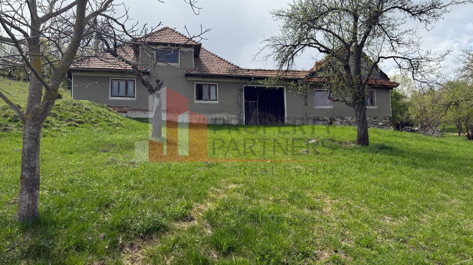 Casă tradițională sat Poarta, comuna Bran teren 1000 mp - Poză 5