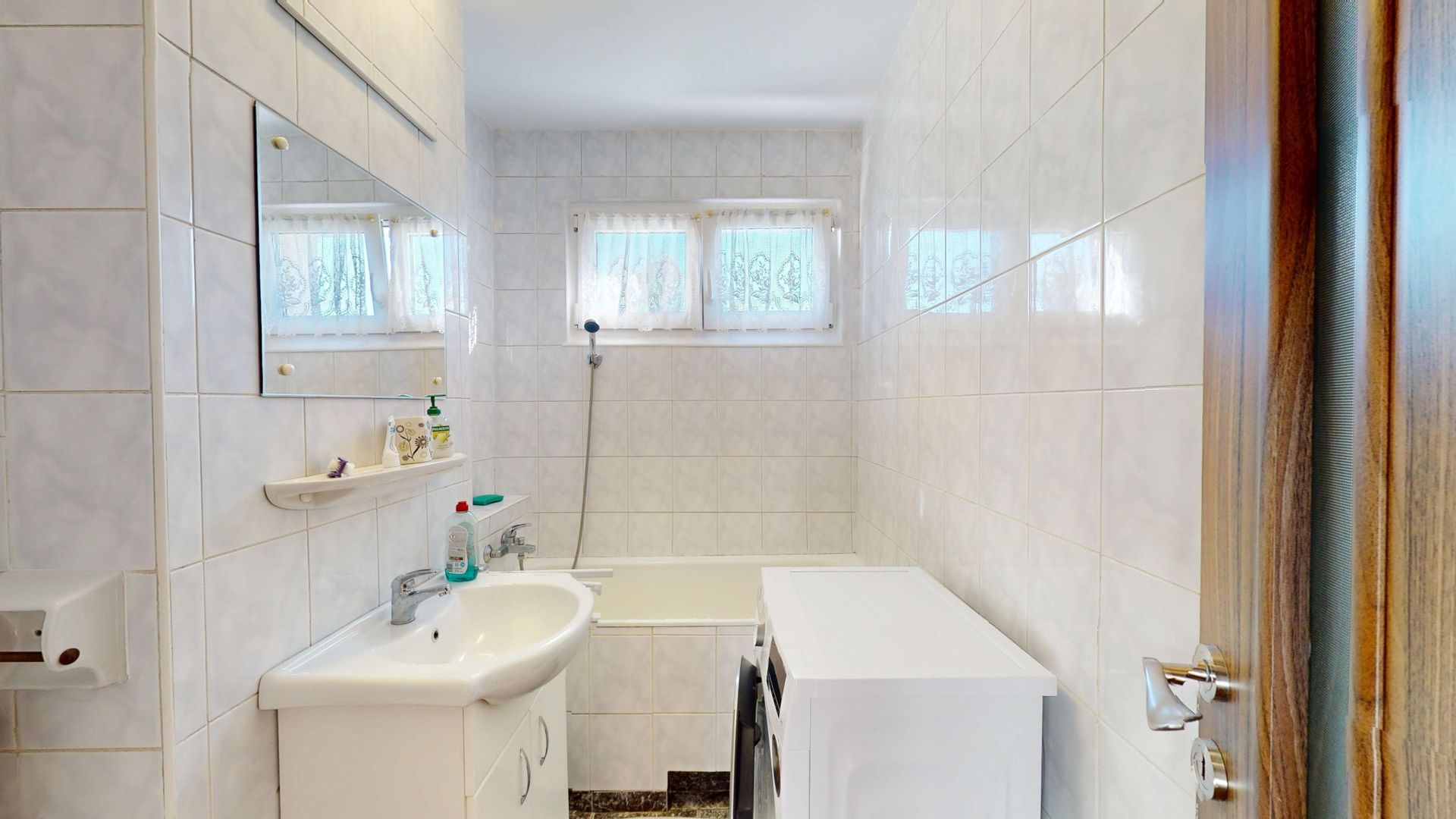 De vanzare-2 camere ideal investitie/locuit, mobilat, Str. Soarelui - Poză 9