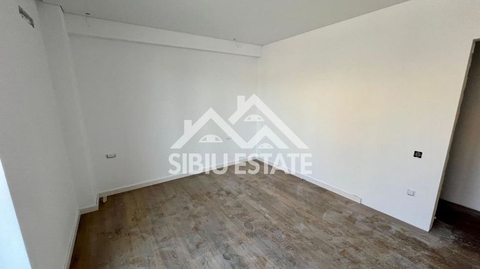 Apartament Sibiu central 3 camere, 2 bai Imobil Top lift garaj - Poză 7