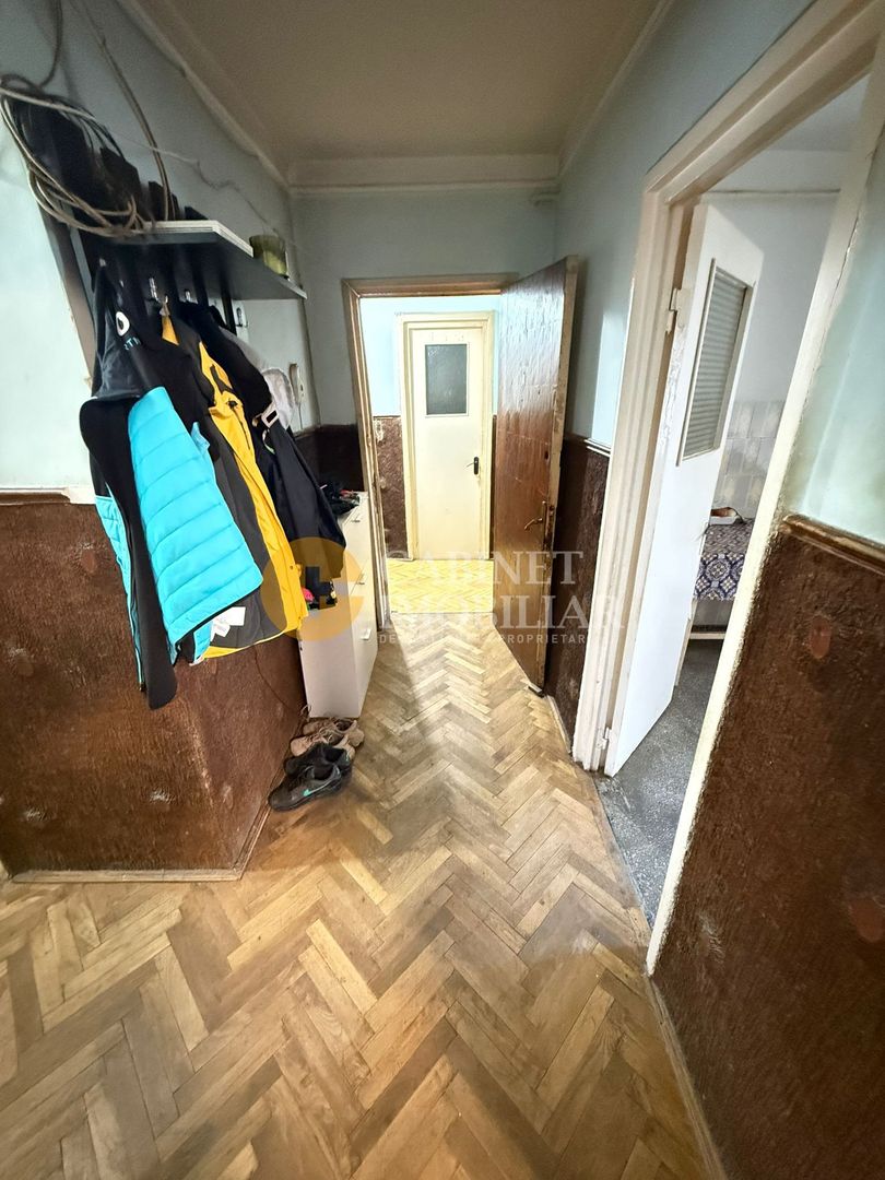 4 Camere Decomandat  - Etaj 1 - Zona Galata/ Biserica Galbena - Poză 4