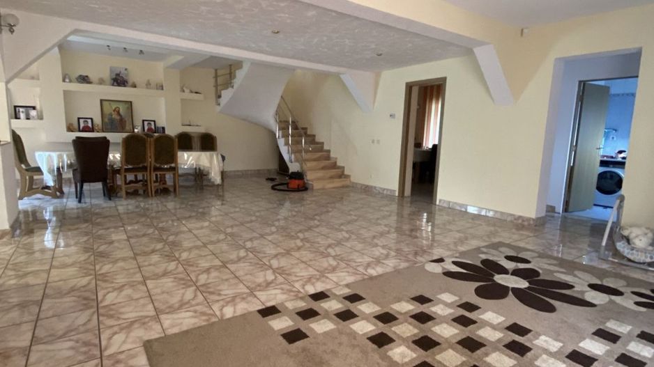 Casa de vanzare in zona Closca(liceul german) - Poză 3