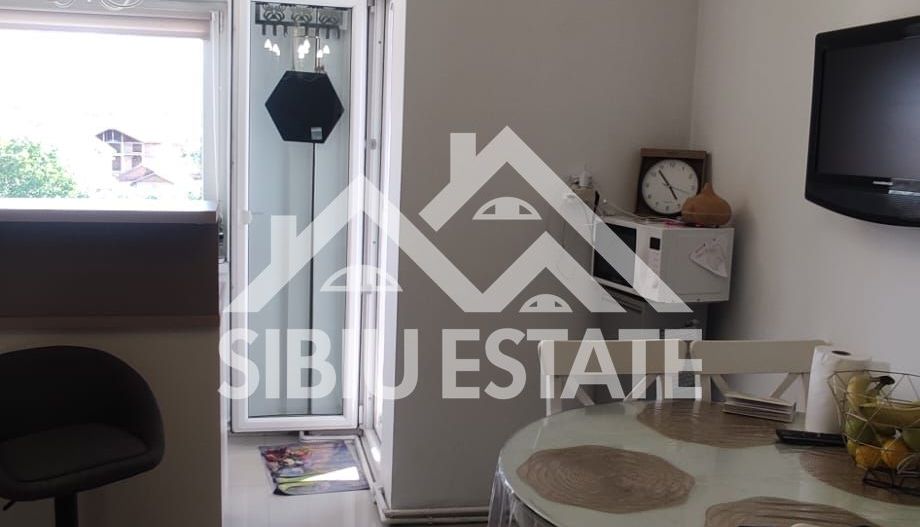 Apartament de inchiriat 3 camere mobilat si utilat in Sibiu - Poză 6