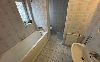 Casă / Vilă cu 5 camere zona Lunei - Poză 23