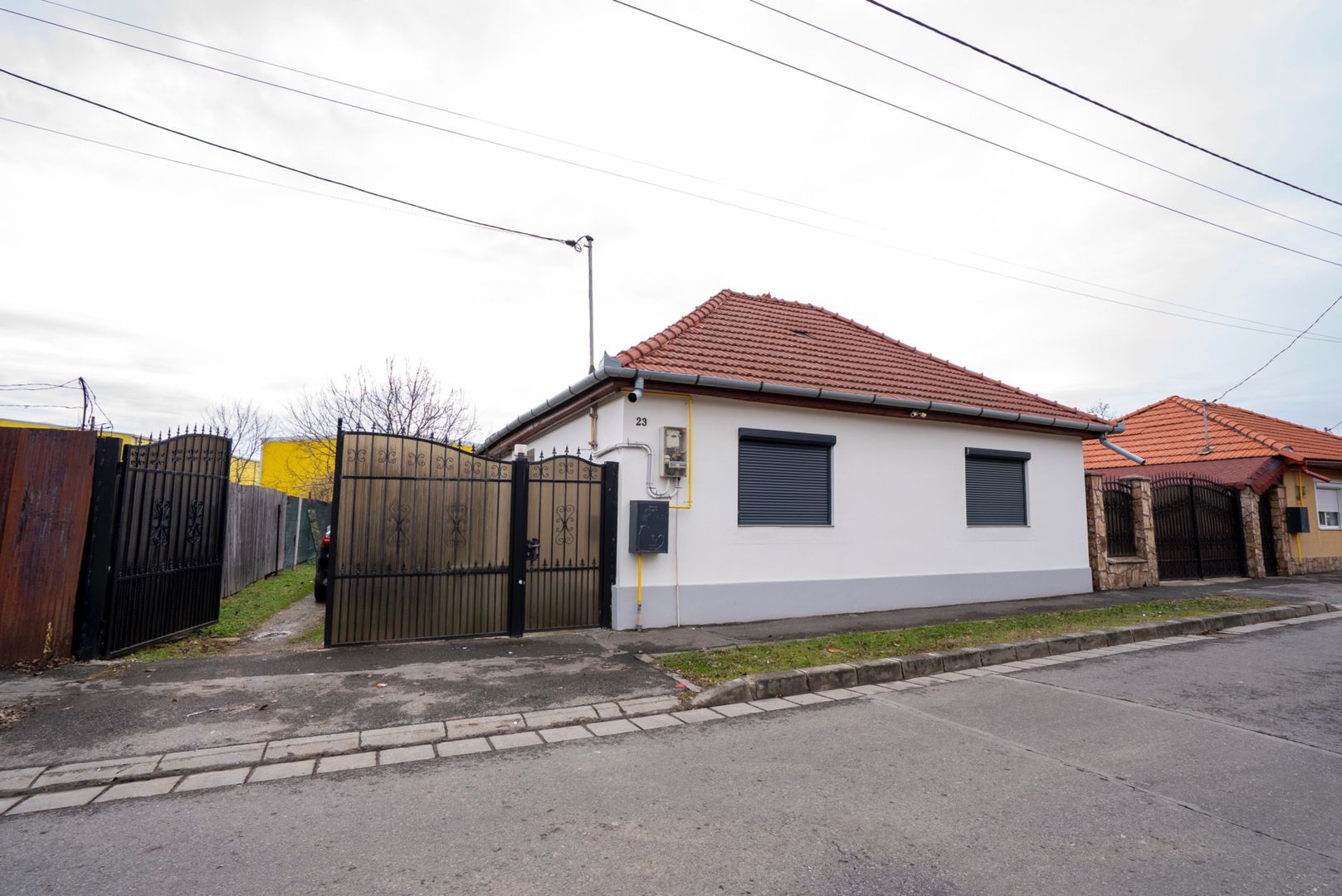 Casa Oradea 4 camere 1100 mp teren panouri si baterie de stocare - Poză 10