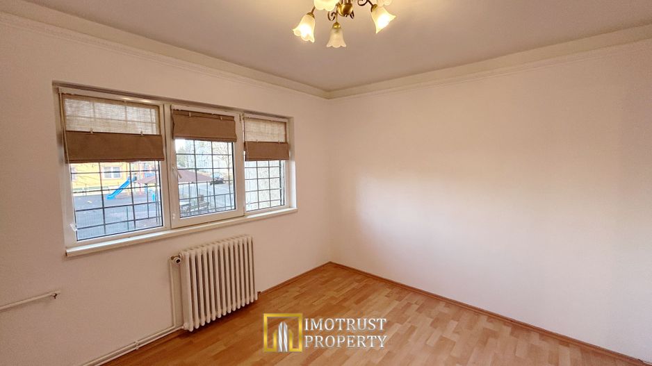 De vanzare apartament 4 camere, Arad - Poză 8
