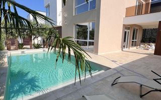 Casă / Vilă de vânzare în Central, Pantelimon - Poză 23