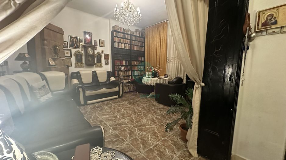 VILA cu 2 apartamente in apropiere de Piata Alba Iulia - Poză 3