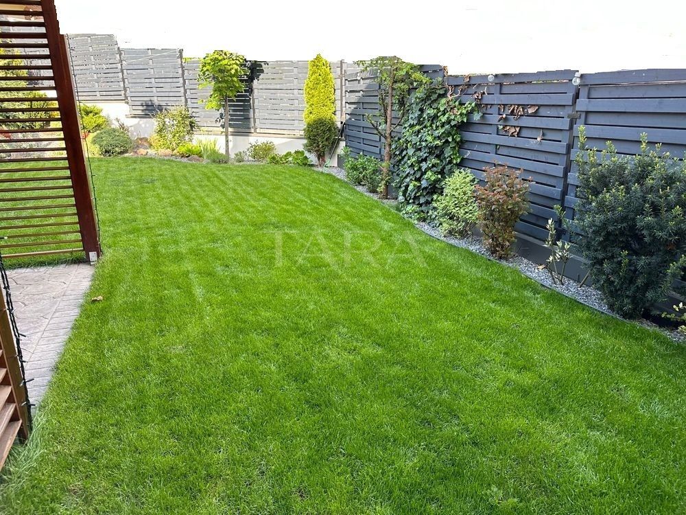 Triplex cu 4 camere de vanzare in Iris - Poză 1