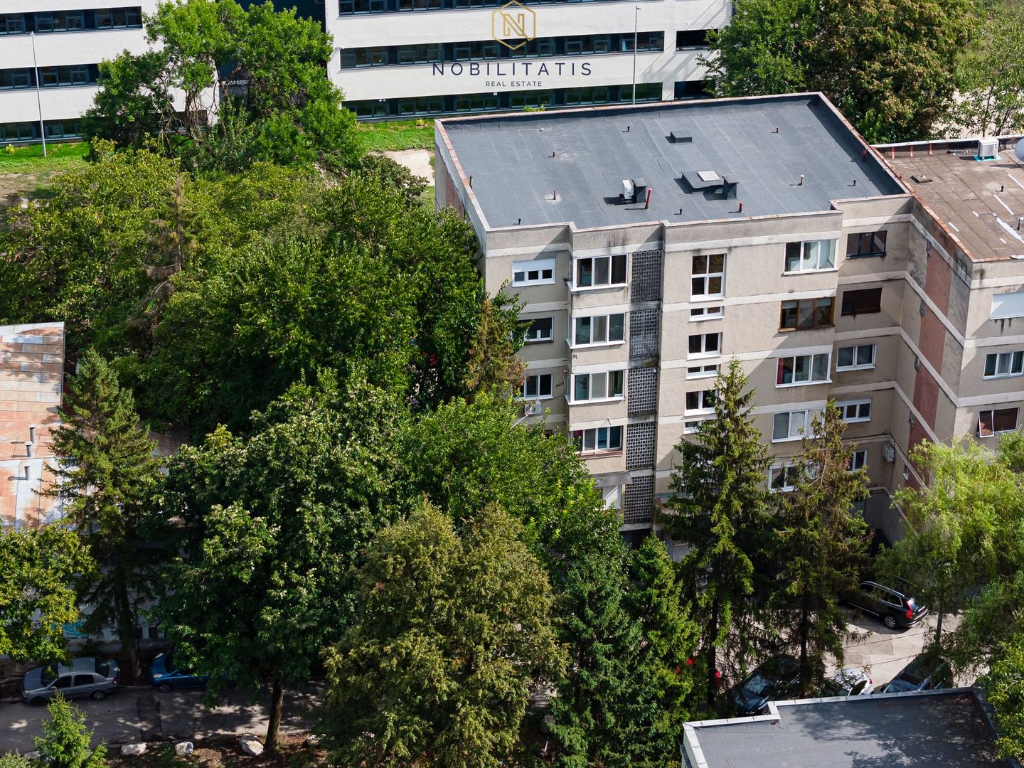 Un apartament cum rar găsești, în centrul orasului | 4 camere & 2 bai - Poză 46