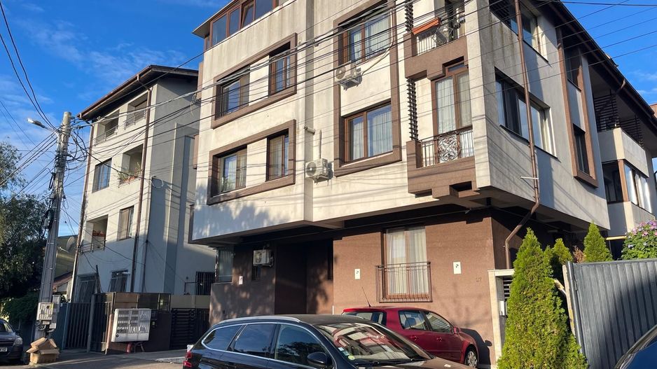 Garsoniera subsol de vanzare Bucurestii Noi - Poză 1