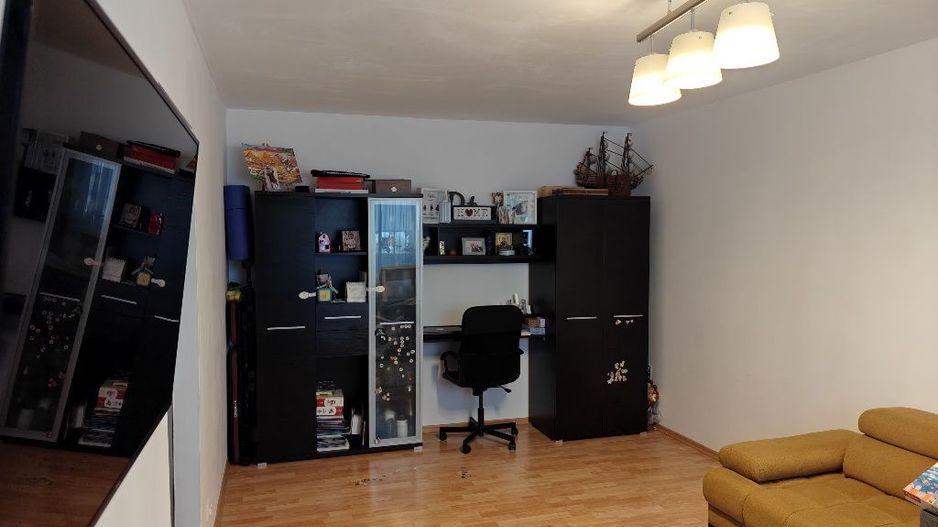 Vanzare apartament 2 camere Titan, bloc 1978, 5 min. metrou 1 Decembrie 1918 - Poză 1