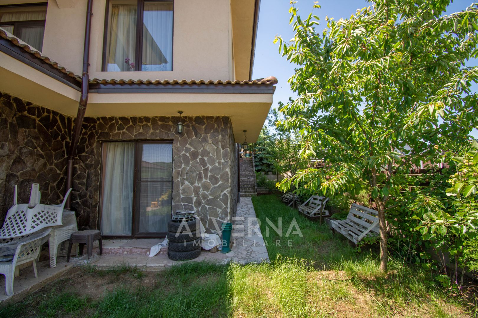 Duplex 120 mp, 4 camere, 2 bai, mobilat si utilat, curte, zona Teilor - Poză 7