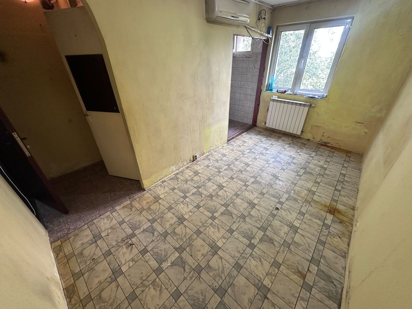 Garsonieră 15 mp utili – Berceni Sos.Giurgiului Bloc 1983 Anvelopat - Poză 1