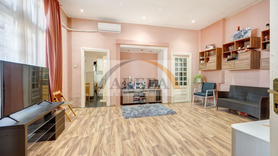 Proprietate in vila, etaj, partial renovat - Pasajul Unirii - 154 mp - Poză 3