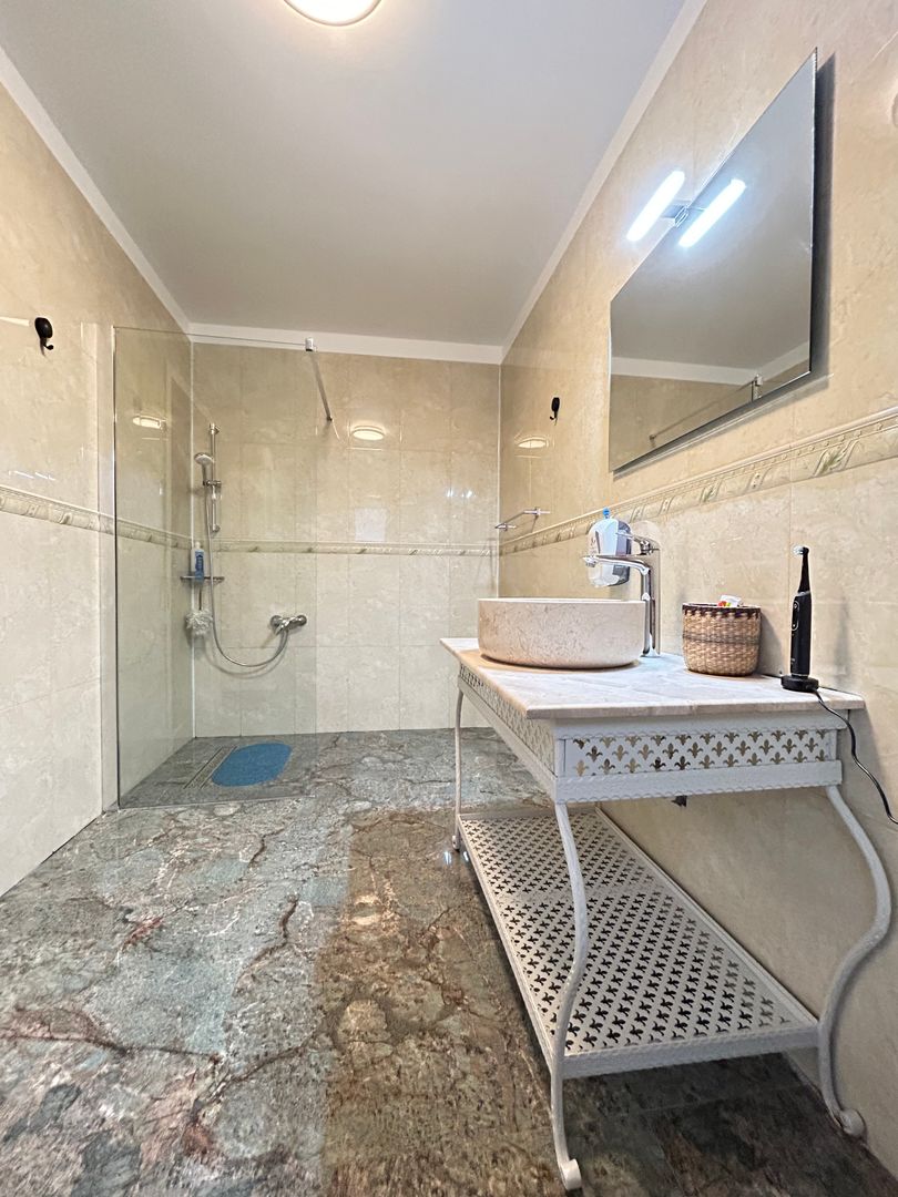 Pensiune Casa Eva Statiunea 2 Mai - 12 camere - teren 600 mp - Poză 15