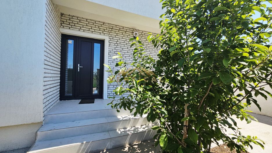 Casa individuala 4 camere | curte amenajata | comuna Berceni - Poză 5