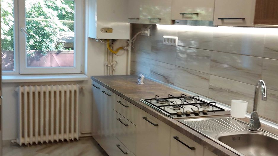 Vand apartament cu 3 camere la intrarea in Micro 17 Satu Mare - Poză 1