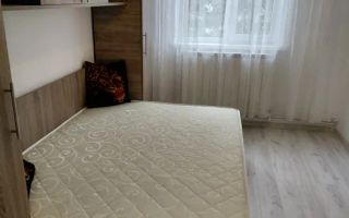 3 camere semidecomandate, etaj 1, centrala termica - 400 Euro - Poză 1