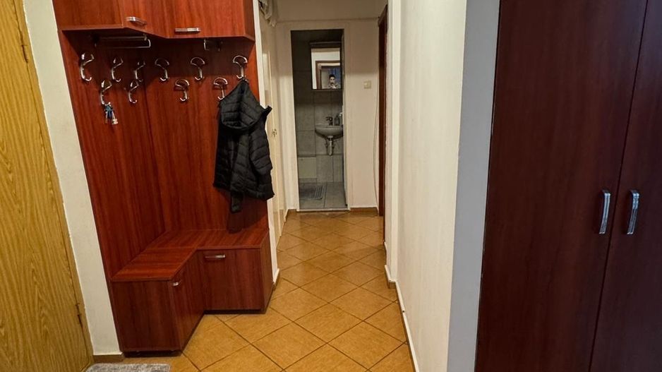 Apartament incapator cu trei camere, zona Iancuui - Poză 10