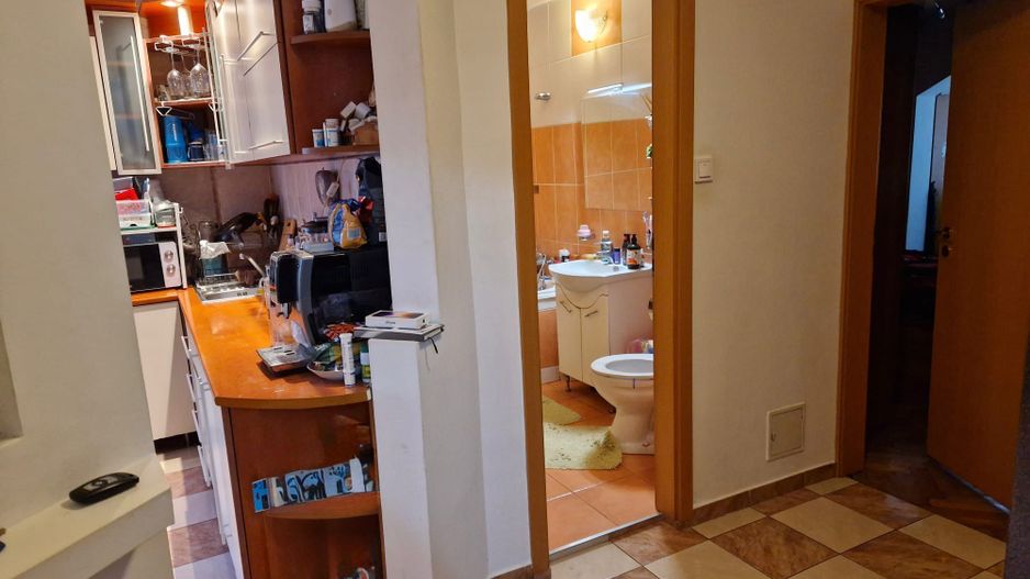 Soarelui | 3 Camere | Etaj 1 | Centrala proprie | Boxa - Poză 2