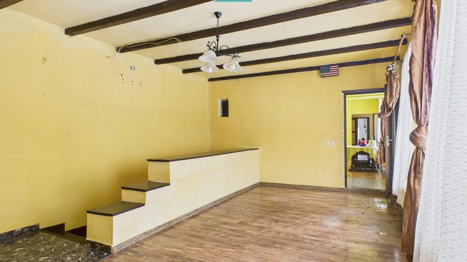 Casă cu 4 camere în zona Parneava - Poză 10