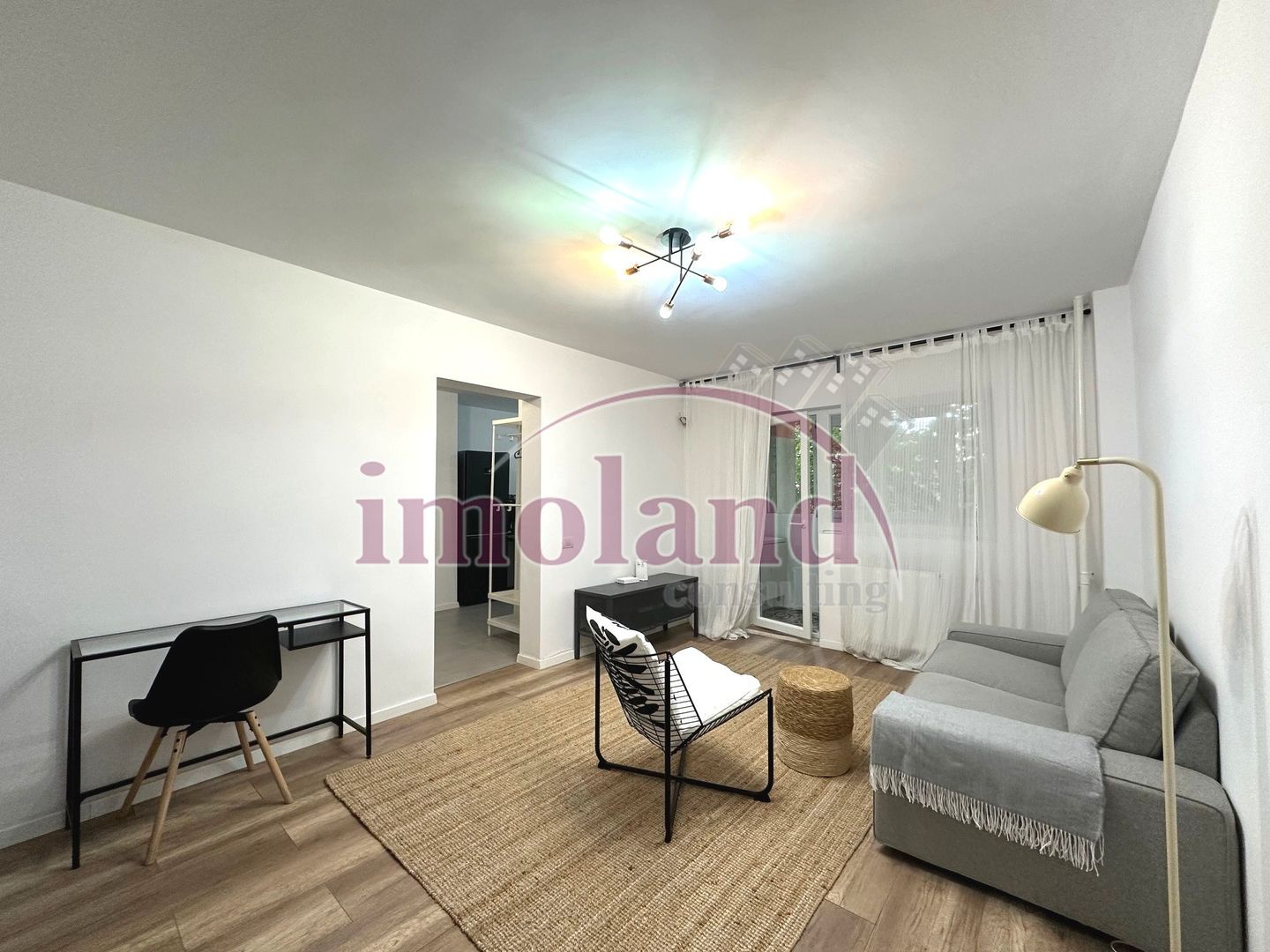 Prima inchiriere - Apartament renovat - 2 camere - etaj 1 - Ultracentral - Poză 2