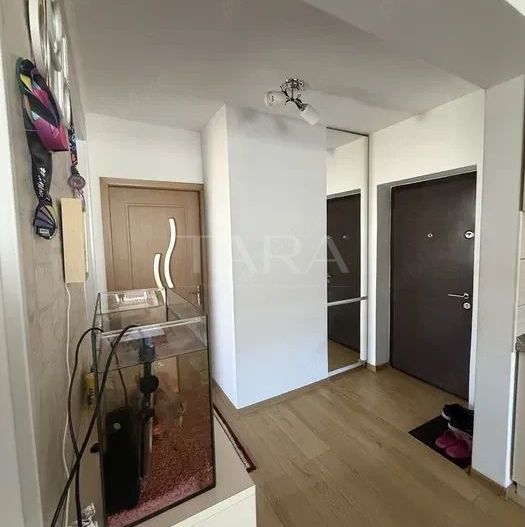 Apartament cu 3 camere, 62 mp, 2 balcoane, zonă liniștită. - Poză 2