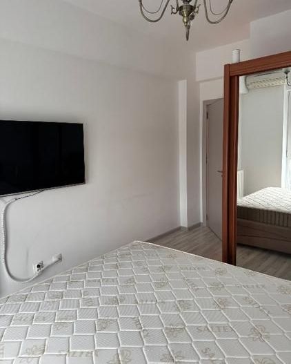 Inchiriez aparatament mobilat bloc nou zona Mihai Bravu - Poză 5