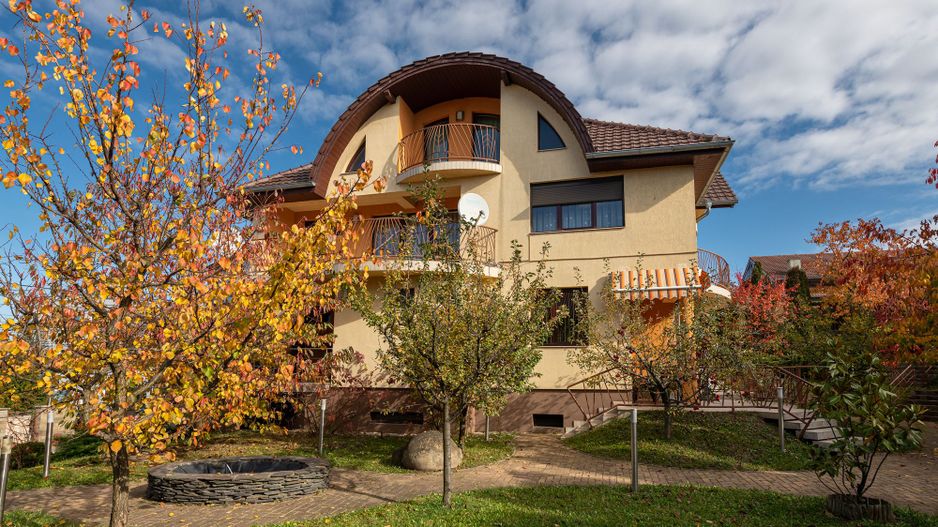 VILĂ 550 mp, LOT 1.006 mp Cartier Europa - Poză 1