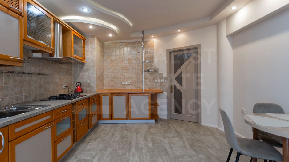 Chirie, apartament, 5 camere, strada Petru Rareș, Centru - Poză 17
