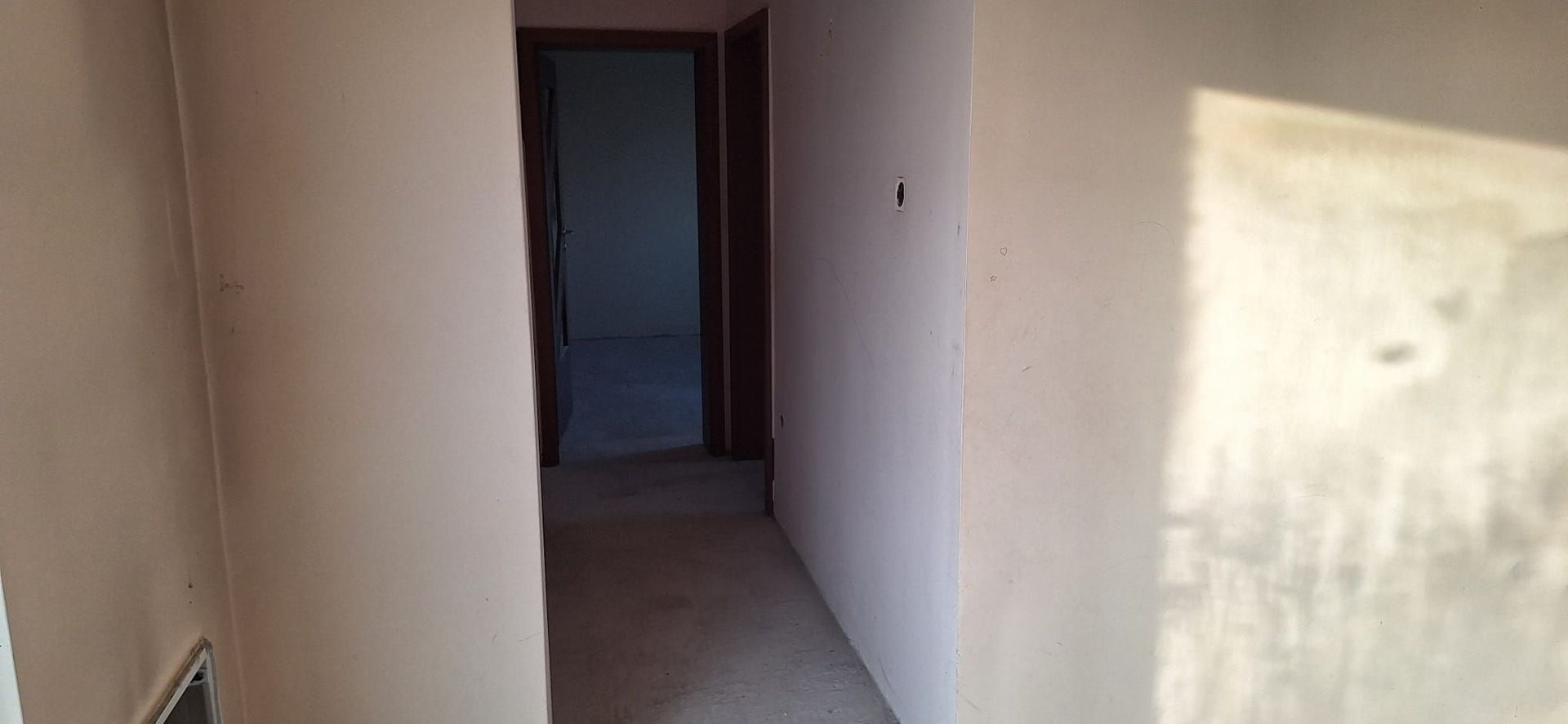 Casa singur in curte curte spatioasa zona Bartolomeu/Stupini - Poză 6