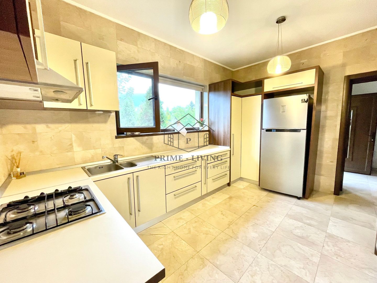 VILA CU 6 CAMERE LA INCHIRIERE IN ZONA PIPERA - Poză 11