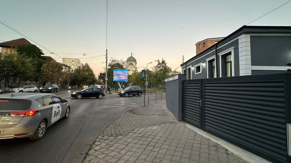 Vila Renovata | Parlament - Bd. Regina Maria | Curte 500mp - Poză 2