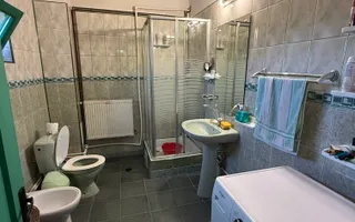 Casa Spatioasa D+P+1+M – 615mp - Teren 1000mp - Rovine - Poză 12