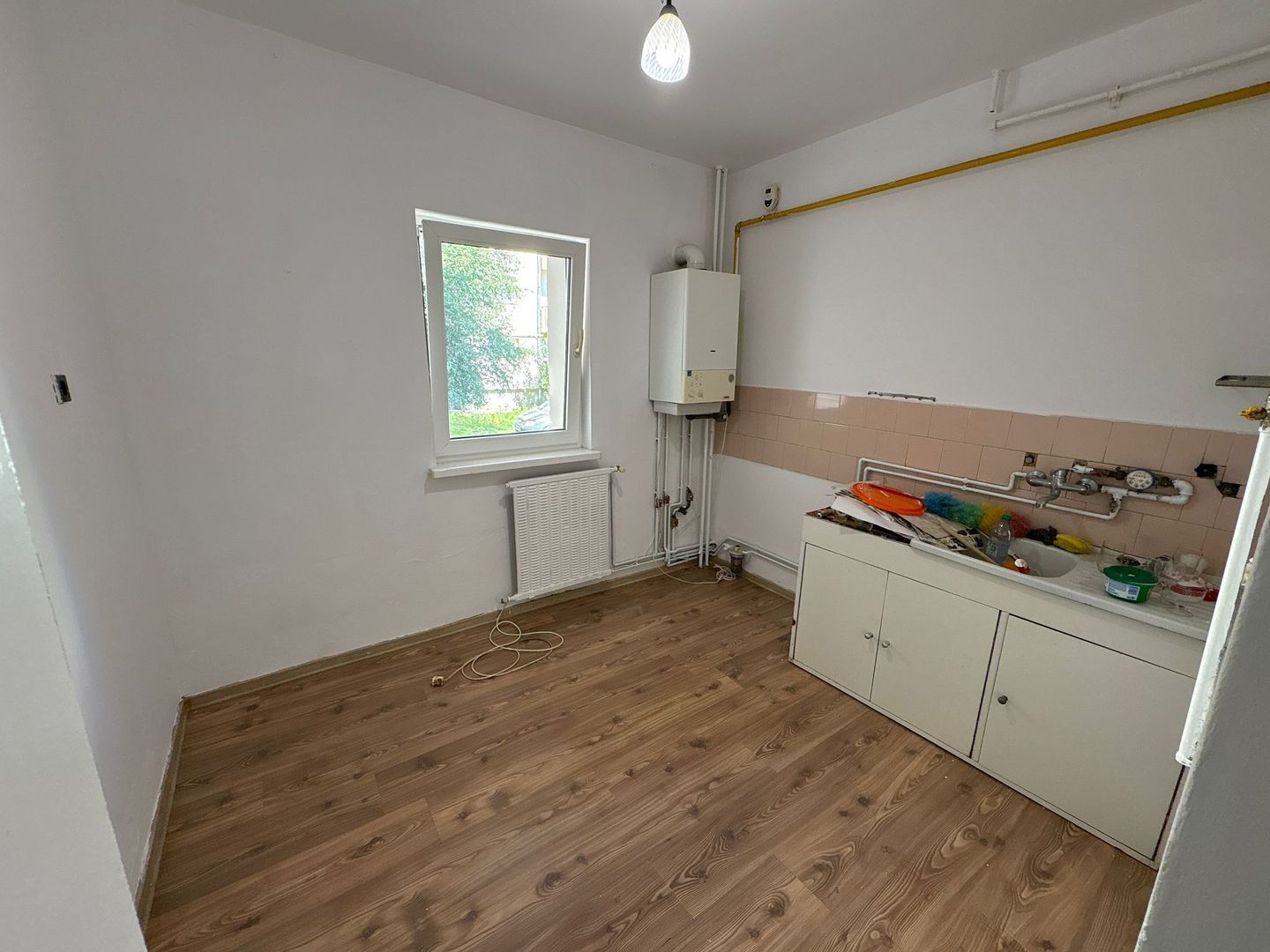 Apartament 2 camere decomandat str. Crângului (parter) lângă liceul Economic - Poză 2