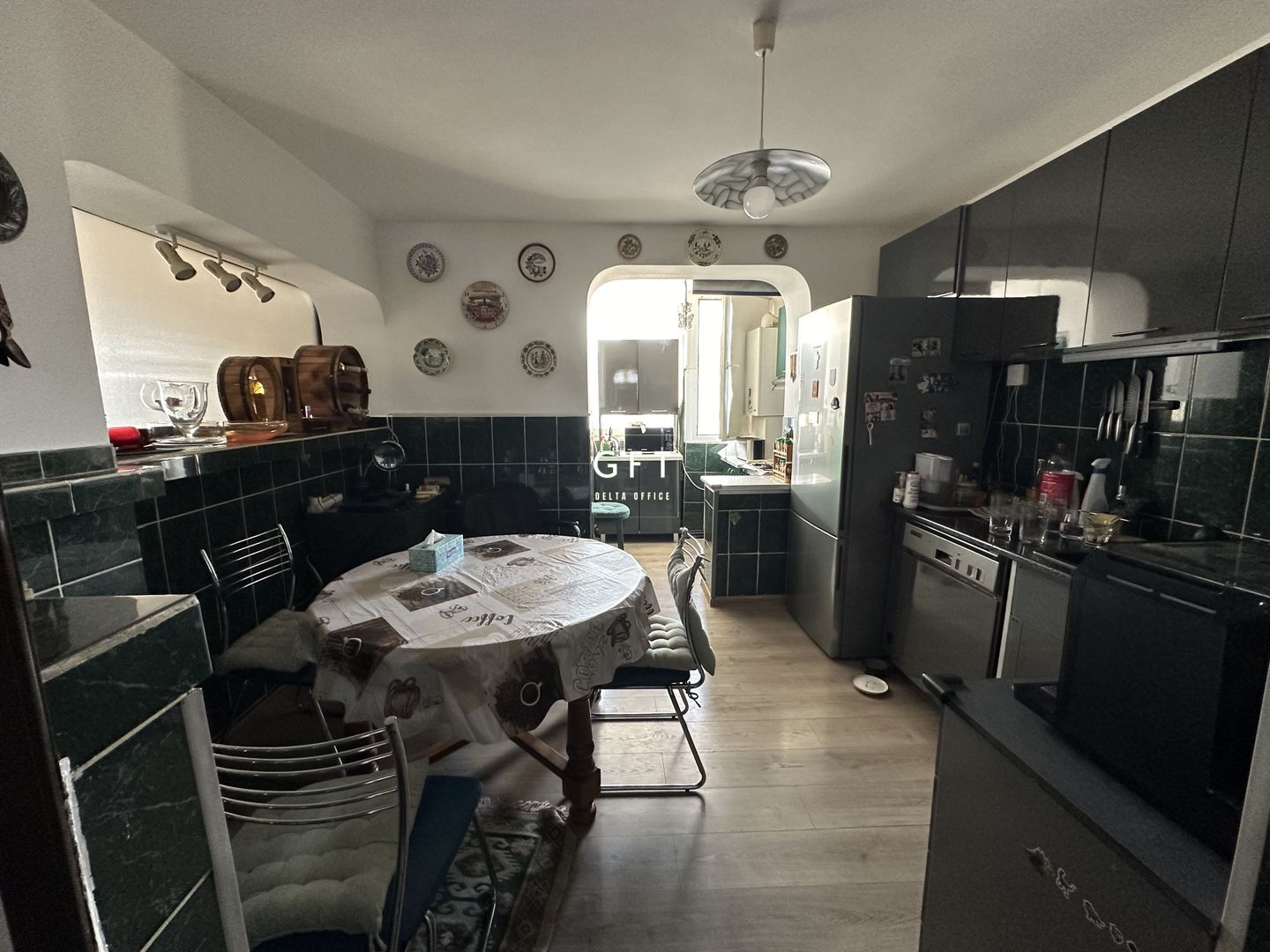 Apartament 4 camere, zona Grigore balan, 2 locuri parcare!!!! - Poză 1