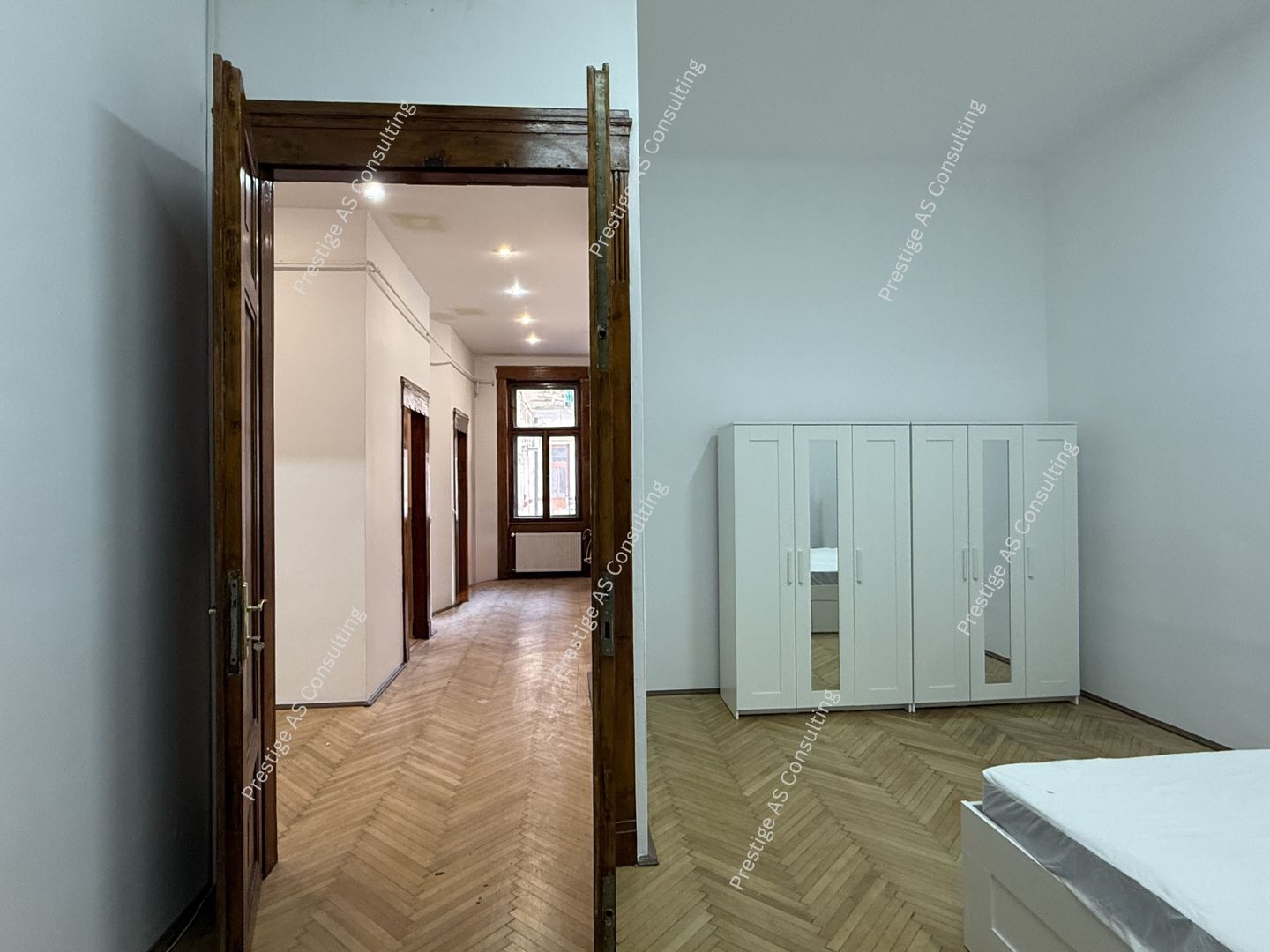 Apartament 4 Camere 150 mp | Balcon cu vedere directa spre Piata Victoriei - Poză 14