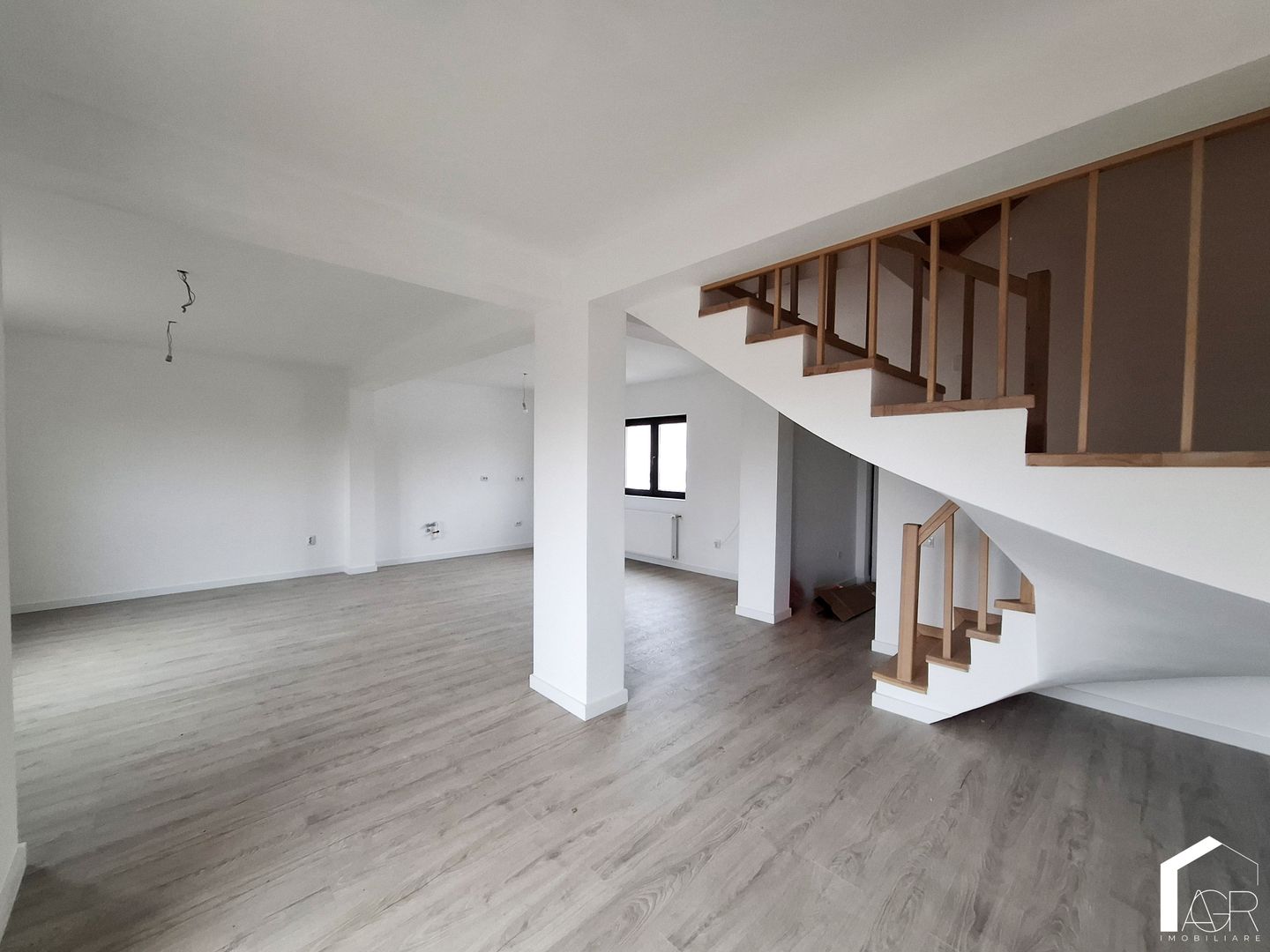 Casa P+1E+M, cu 5 camere, zona Rudului - Poză 5