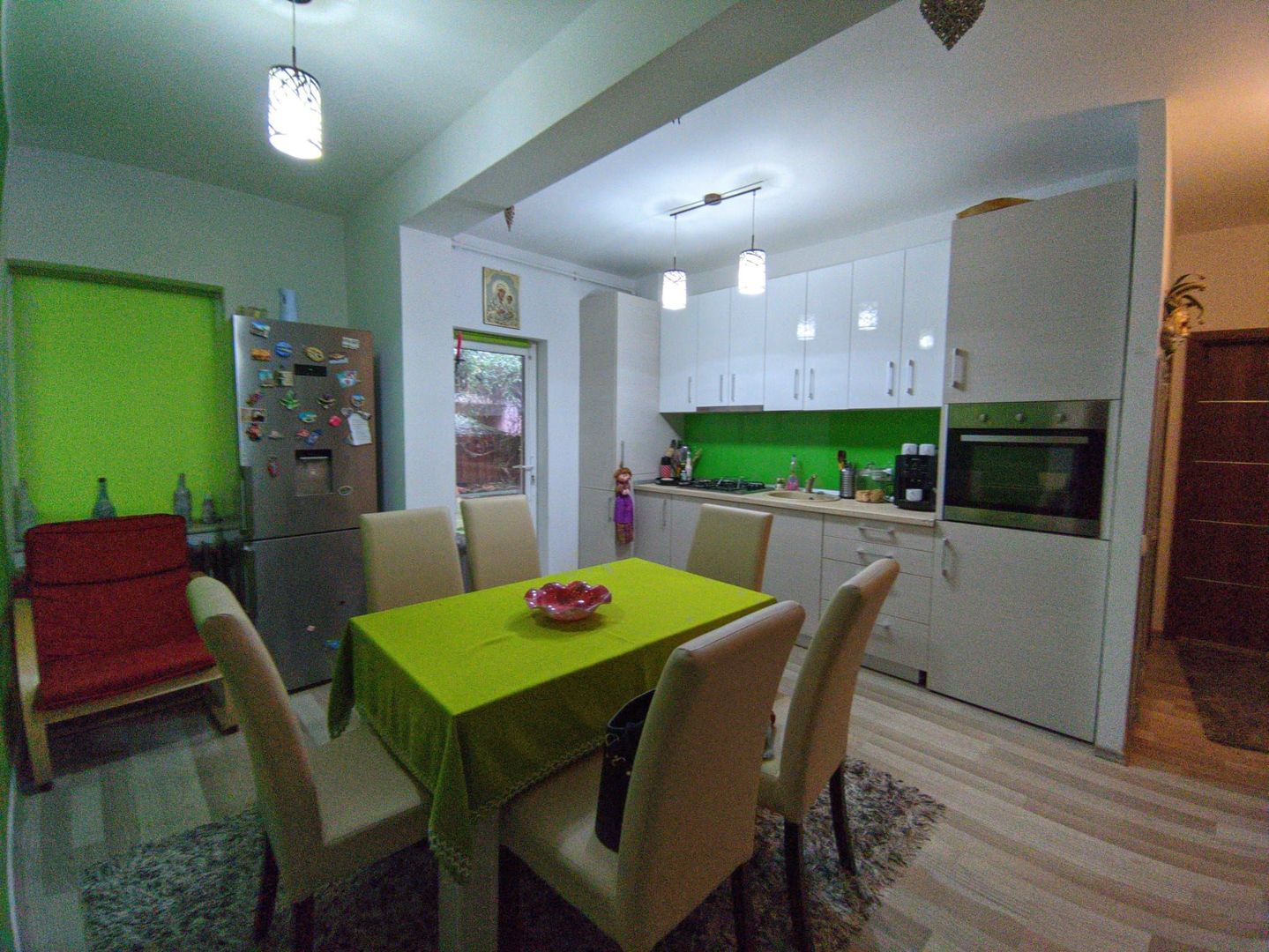 Apartament 3 Camere semidecomandate, Floresti, Str Razoare, Gradina - Poză 1