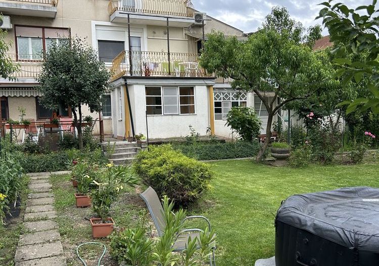 Casa de vanzare pe strada Paris - Poză 8