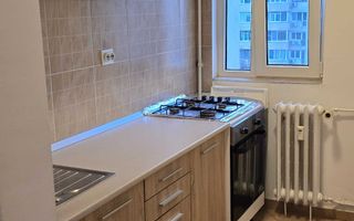 Închiriere Garsonieră Titan, 1 min metrou, 38 mp, bloc reabilitat - Poză 1