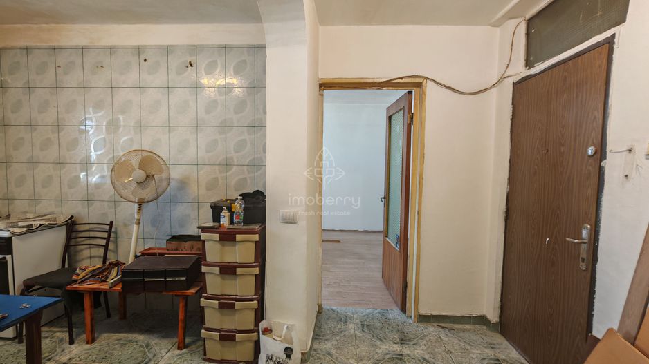 Vanzare apartament doua camere, de renovat, zona Crangasi - Str Ceahlau - Poză 4