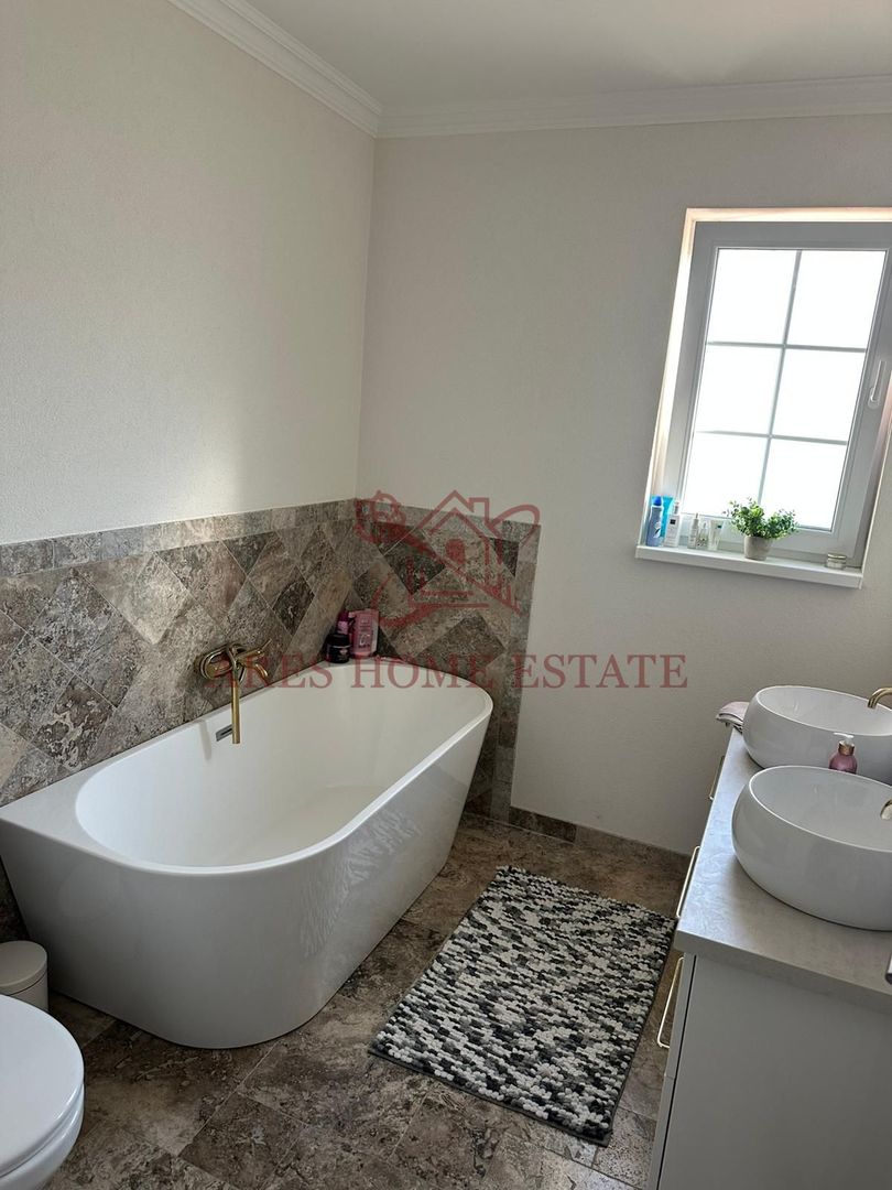 Casa in stil mediteranean, ultrafinisată 5 camere, 3 bai + curte. - Poză 27