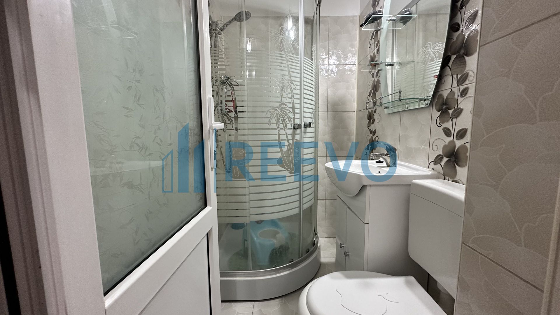 Garsonieră de vânzare în Buhuși - Poză 3