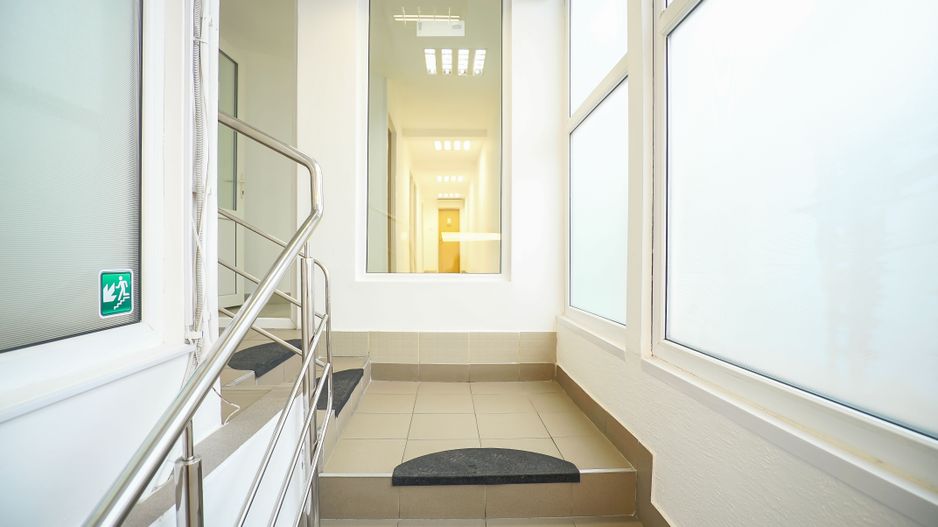 Spatiu Comercial modern 200mp, vad pietonal si auto, Bartolomeu - Poză 19