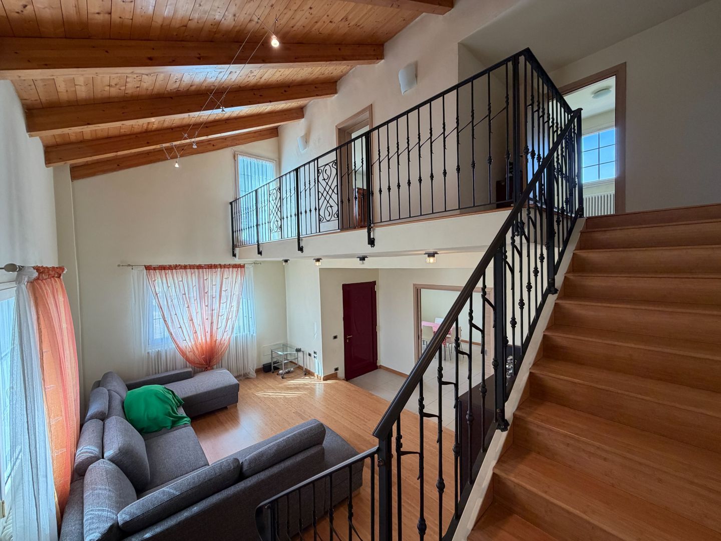 Casa cu teren 10.000mp si foarte multe posibilitati - Poză 10