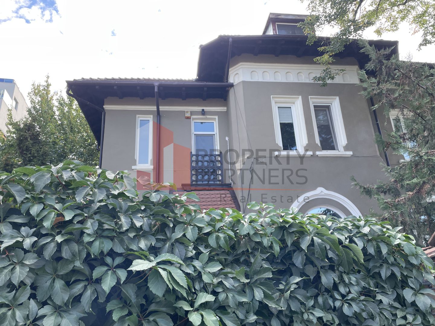 Apartament in vila Str. Toamnei - Poză 2